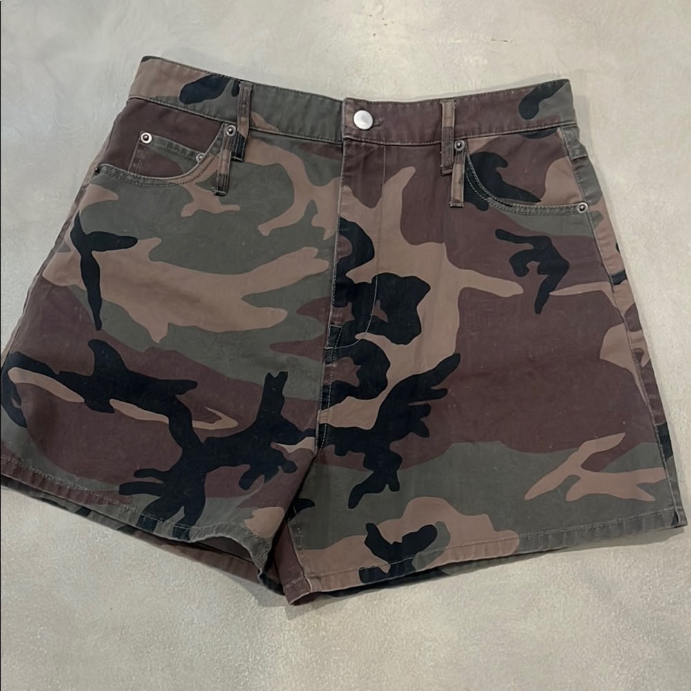 Camouflage high waist Marissa Webb shorts